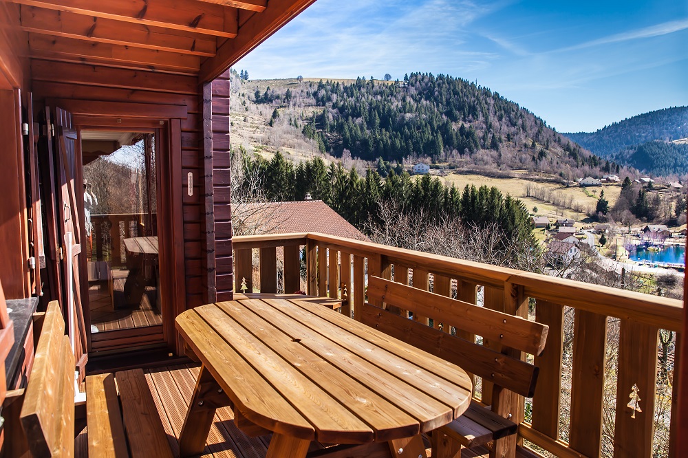 Terrasse en bois dans les Vosges